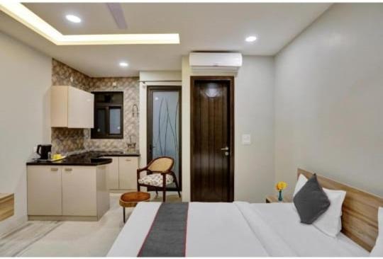 Vibe Hotel Noida Exteriör bild